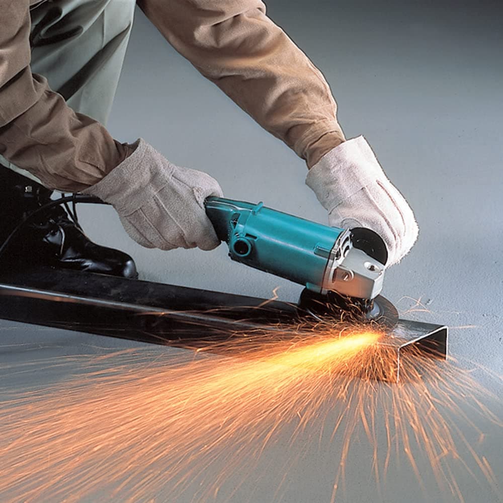 DeWALT Winkelschleifer mit zusätzlichem Handgriff – für präzises Arbeiten