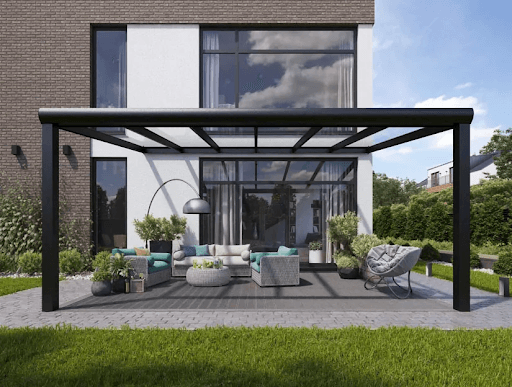 Wie eine individuelle Terrassenüberdachung den Außenbereich Ihres Hauses aufwertet