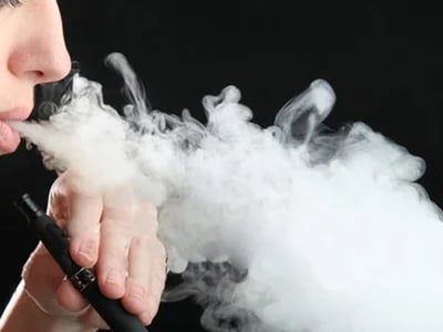Mit der Al Fakher 30.000 Hypermax Vape ist Dampfgenuss auf neuem Level garantiert