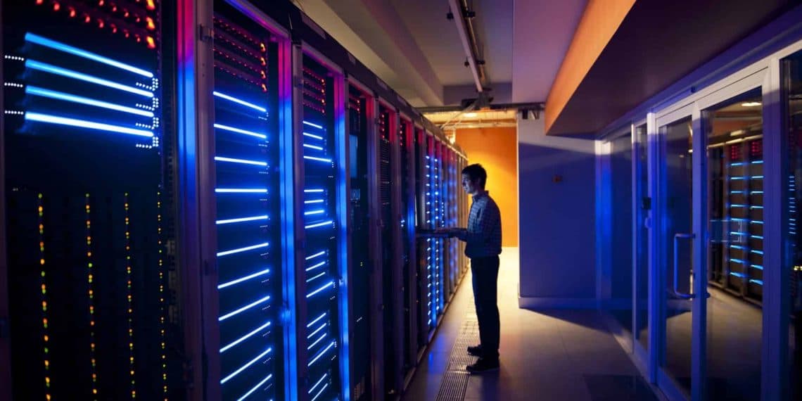 Maßgeschneiderte Steuerung: Die Vorteile eines dedizierten Servers