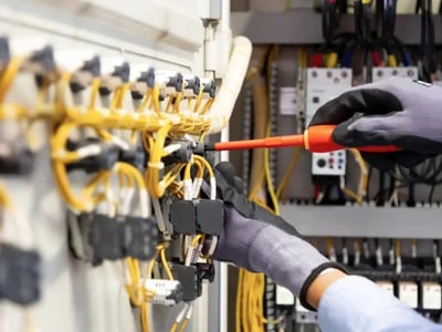 Prüfung elektrischer Anlagen für Industrie und Gewerbe: Besondere Anforderungen